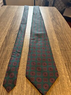 Green and Burgundy Geometric Men's Tie